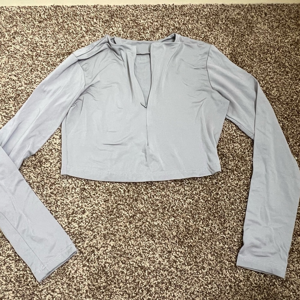 Cropped zip up top for gym